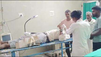 छोटी सरवन: महुड़ी खेड़ा गांव में अज्ञात वाहन ने बाइक को चपेट में लिया, युवक को पैर पर लगी चोट, एमजी अस्पताल में उपचार जारी