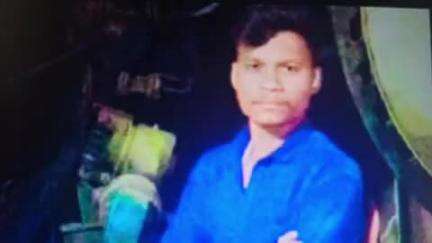 घोरावल: घोरावल कोतवाली क्षेत्र के पेढ़ गांव में हड़हिया पहाड़ी के ढलान पर बाइक से अनियंत्रित होकर गिरने से युवक की हुई मौत