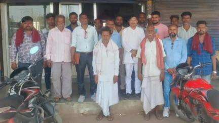 ઝાલોદ: આંબા ગામના નાગરિકો દ્વારા લીમડી MGVCL કચેરી ખાતે પ્રાથમિક જરૂરિયાતોને લઈને રજૂઆત કરાઇ