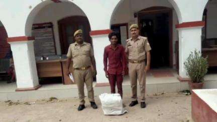 हैदरगढ़: चौधरी का पुरवा में दुकान संचालक और ग्रामीणों ने चोरी कर रहे चोर को पकड़कर किया पुलिस के हवाले, चोरी का सामान बरामद
