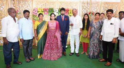 పుంగనూరు: బయలుగాని పల్లి గ్రామంలో నూతన వధూవరులను ఆశీర్వదించిన పుంగనూరు ఎమ్మెల్యే పెద్దిరెడ్డి రామచంద్రారెడ్డి