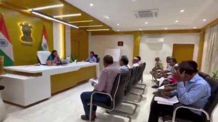 రాజమండ్రి సిటీ: వివిధ పథకాల లబ్ధిదారులు అమరావతిలో పీఎం మోదీ కార్యక్రమానికి హాజరయ్యేలా చూడాలని రవాణా శాఖ అధికారులకు కలెక్టర్ ప్రశాంతి ఆదేశం