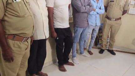 વડોદરા ઉત્તર: ડુપ્લીકેટ જન્મ પ્રમાણ પત્ર ના ગુના માં આરોપી ઝડપાયા,ACP એ માર્કેટ ચાર રસ્તા નજીક થી વધુ માહિતી આપી હતી.