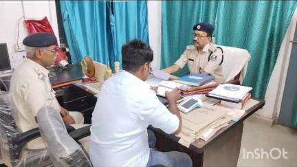 काको: घोसी अंचल के पुलिस निरीक्षक ने पाली और ओकरी थाना में लंबित मामलों की समीक्षा की, दिए निर्देश