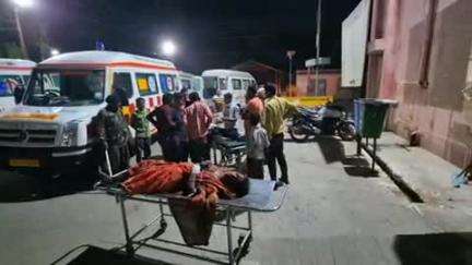 कलीनगर: घाटमपुर के पास तेज रफ्तार कार ने ट्रैक्टर ट्राली में पीछे से टक्कर मारी, दो मासूम बच्चों समेत तीन की हुई मौत