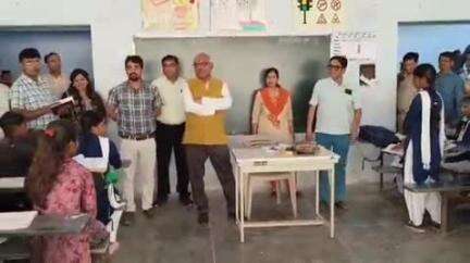 घाटमपुर: डी एम ने बिधनू के राजकीय इंटर कॉलेज का निरीक्षण किया, शिक्षकों की कम उपस्थिति पर दी हिदायत