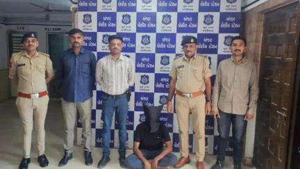 અંજાર: વરસામેડી સીમ વિસ્તારમાં થયેલ ખુનના ગુનાનો ભેદ ઉકેલાયો, સગા ભાઈએ યુવાનની હત્યા કરી હોવાનું ખુલ્યુ