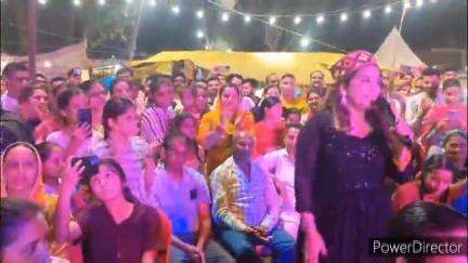 नादौन: नादौन के भव्य कार्निवल में गायक ममता भारद्वाज ने किया लोगों का मनोरंजन, पहाड़ी गानों पर जमकर झूमे लोग