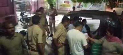 बदायूं: दहेमू की पुलिया के पास अनियंत्रित होकर डबल डेकर बस पलटी, चालक की हुई मौत व 30 यात्री हुए घायल