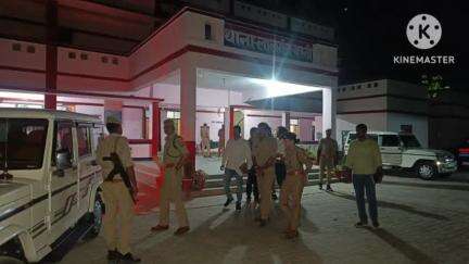 बस्ती: अपर पुलिस अधीक्षक बस्ती ने सोमवार रात 2:00 बजे लालगंज थाने का आकस्मिक निरीक्षण किया, दिए आवश्यक निर्देश
