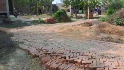 आलापुर: साकार नहीं हो सका गुलरहा के नागरिकों के विकास का सपना,मनमानी की भेंट चढ़ी योजनाएं नागरिकों में आक्रोश#jansamasya