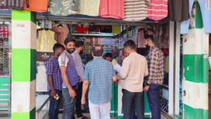 सिहोरा: नगर पालिका सिहोरा ने पांच दुकानें सील कीं और ₹293000 की वसूली की गई