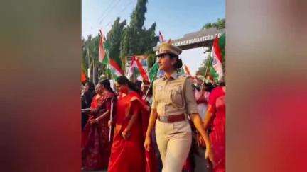ગોધરા: પોલીસ હેડ ક્વાર્ટર નજીક થી સિંદૂર યાત્રા નું આયોજન કરવામાં આવ્યું હતું, મોટી સંખ્યામાં મહિલાઓ જોડાઈ