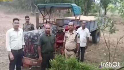 रामानुजगंज: सिंदूर नदी में अवैध रेत खनन मामले में प्रशासन की टीम ने की कार्रवाई, तीन ट्रैक्टर वाहनों को किया ज़ब्त
