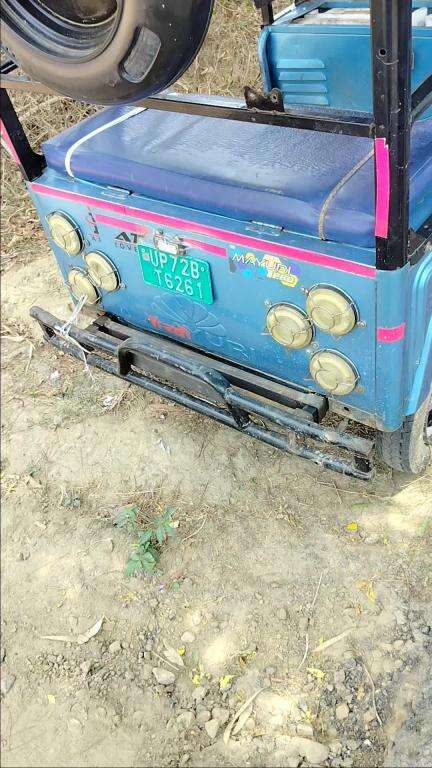 टमटम टकरा गए पेड़ से आशापुर पेट्रोल पंप के पास  चोट लगी चालक को#publicnews