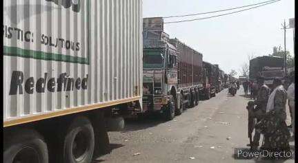 गोहद: गोहद थाना क्षेत्र में किसान राइस मिल के पास अज्ञात डंपर की टक्कर से दो लोगों की मौत
