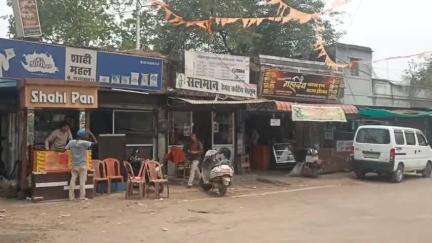 हरदा: जबलपुर हाईकोर्ट ने हरदा स्टेशन स्थित 45 दुकान के दुकानदारों को दी राहत, प्रशासन ने अतिक्रमण बता हटाने का दिया था नोटिस