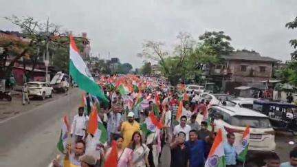 মৰাণ: মৰাণৰ ৰাজপথত সহস্ৰাধিক ৰাইজৰ সৈতে ত্ৰিৰংগা যাত্ৰাত অংশগ্ৰহণ ল'লে কেবিনেট মন্ত্ৰী বিমল বৰাই#OperationSindoor