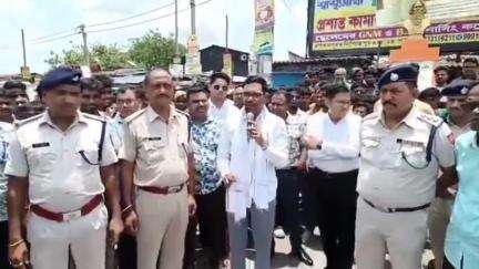 ক্যানিং ১: ক্যানিং শহরকে যানজট মুক্ত করতে মাইকিং প্রশাসনের আধিকারিকদের #jansamasya