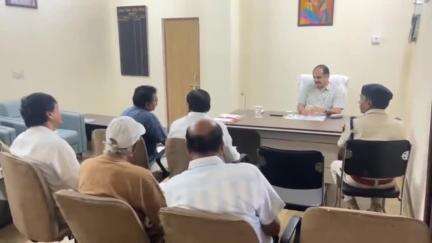 झालरापाटन: जिला कलेक्टर की अध्यक्षता में जिला क्रीड़ा परिषद की बैठक विजयाराजे सिंधिया राजकीय खेल संकुल में हुई आयोजित