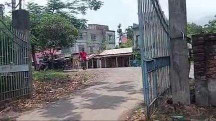 দেগঙ্গা: দেগঙ্গা ব্লকের বসনা বেনাপোল গ্রামে ঘাসমারা কীটনাশক খেয়ে আত্মঘাতী হলো যুবক