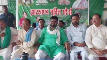 मधुपुर: मधुपुर में झामुमो मंच मोर्चा के सांगठनिक विस्तार को लेकर जिला स्तरीय बैठक आयोजित, मंत्री हफीजूल भी मौजूद रहे