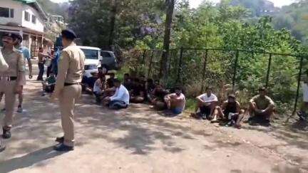 सोलन: जिला सोलन में खनन रक्षक भर्ती के लिए पात्र उम्मीदवारों का शारीरिक दक्षता परीक्षण पुलिस मैदान सोलन में आयोजित किया गया