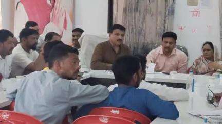 हाटपिपल्या: 28 मई को हाटपिपल्या आएंगे CM मोहन यादव, तैयारी को लेकर विधायक मनोज चौधरी ने की बैठक व कार्यक्रम स्थल का किया निरीक्षण
