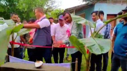 সোণাৰি: গোৰ্খা উন্নয়ন পৰিষদৰ পুঁজিৰে নিৰ্মাণ হব লগা গোৱালাপথাৰ ৰাধাকৃষ্ণ মন্দিৰ আধাৰশিলা স্থাপন কৰে বিধায়ক ধৰ্মেশ্বৰ কোঁৱৰে