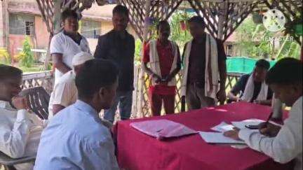 घाघरा: घाघरा थाना परिसर में थाना दिवस का आयोजन किया गया, सीओ ने लोगों की समस्या को सुना