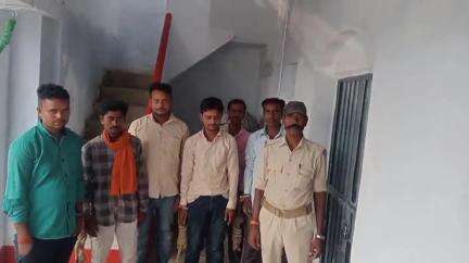 पुपरी: भिट्ठा मोर चेक पोस्ट पर पुपरी पुलिस ने नशे में जा रहे 6 लोगों को किया गिरफ्तार