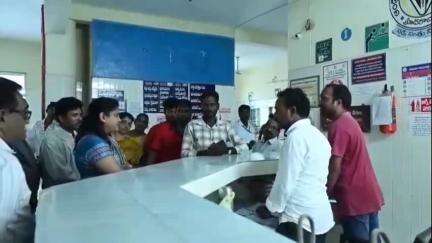 నరసాపురం: నరసాపురం ప్రభుత్వ ప్రాంతీయ ఆసుపత్రిని సందర్శించిన జిల్లా కలెక్టర్ నాగరాణి