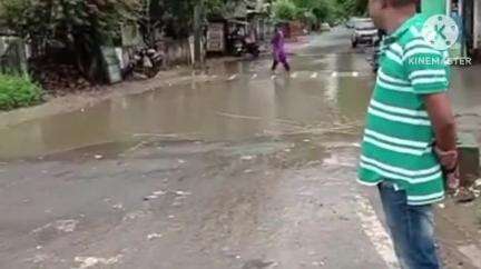 বোকাখাত: কাৰ্গীল শ্বহীদ জিন্তূ গগৈ নামত উৎসৰ্গীত বাদুলীপাৰত পথৰ দূৰৱস্থা,কাণসাৰ নাই প্ৰশাসন তথা বিভাগীয় কৰ্তৃপক্ষৰ #jansamasya