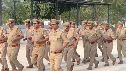 मंझनपुर: कौशाम्बी पुलिस लाइन में एएसपी ने दिया फिटनेस और जिम्मेदारी का पाठ, परेड में अनुशासन, दौड़ में जोश