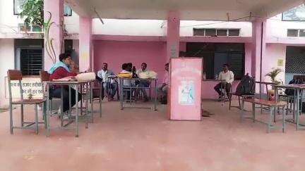डिंडौरी: डिंडौरी के शासकीय ईएफ उत्कृष्ट विद्यालय में रोजगार मेला आयोजित, 168 युवक-युवतियों का चयन