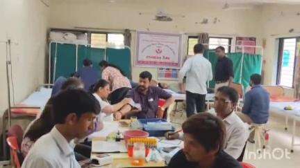 વ્યારા: વ્યારા શહેરના અર્બન હેલ્થ સેન્ટર ખાતે આરોગ્ય કર્મચારી મંડળ ઘ્વારા રક્તદાન કેમ્પ યોજાયો.