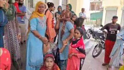 इंद्री: आज 3 बजे इंद्री शहर के वार्ड नंबर 9 में एक किशोरी की संदिग्ध परिस्थितियों में मौत