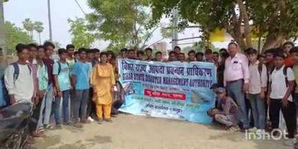 फतुहा: नदी थाना गंगा घाट पर आपदा प्रबंधन द्वारा बच्चों को तैराकी सिखाई गई