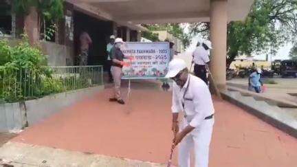 ನಿಡಗುಂದಿ: ಸ್ವಚ್ಚ ಭಾರತ ಮಿಷನ್ ಮೂಲಕ ಕೂಡಗಿಯ ಎನ್ ಟಿ ಪಿ ಸಿ ಮೂಲಕ ಸ್ವಚ್ಚತಾ ಅಭಿಯಾನ, ರೈಲು ನಿಲ್ದಾಣ ಸೇರಿದಂತೆ ಹಲವೆಡೆ ಸ್ವಚ್ಛತಾ ಅಭಿಯಾನ