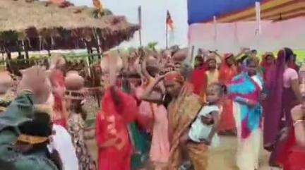 खड़गपुर: मधुबन दरियापुर के त्रिवेणी शिव शक्ति मंदिर में रुद्र चंडी यज्ञ और प्राण प्रतिष्ठा, कलश यात्रा में उमड़ा जन सैलाब