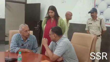 रतलाम नगर: विक्रम विश्वविद्यालय में गड़बड़ी, कन्या महाविद्यालय की छात्राओं को गैरहाजिर बताया, छात्राएं ज़िला जनसुनवाई में पहुंची