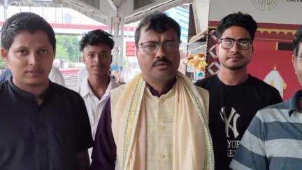 করিমগঞ্জ: বারইগ্রাম রেল স্টেশনে হজ যাত্রীদের এক সংবর্ধনা অনুষ্ঠানের আয়োজন,জানালো জেলা মাইনরিটি ডেভেলপমেন্ট বোর্ডের চেয়ারম্যান