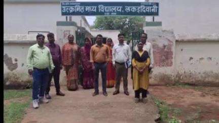 जामा: जामा प्रखंड के विभिन्न विद्यालयों में राज्य स्तरीय अनुश्रवण दल ने गतिविधियों का जायजा लिया