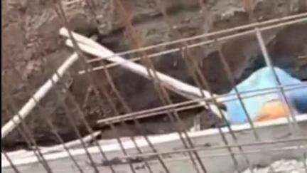 सौसर: पीपला नारायणबार में 80 लाख की रिटेनिंग वॉल में गड़बड़ी, इंजीनियर को मिली खामियां, होगी कार्रवाई