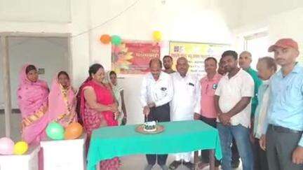 गोरौल: शहद सह मधु उत्पादक सहकारी समिति लिमिटेड के कटरमाला कार्यालय में विश्व मधुमक्खी दिवस धूमधाम से मनाया गया