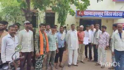 हरसूद: चोरी के शक में एक व्यक्ति से मारपीट, मंगलवार दोपहर ग्रामीण पहुंचे पुलिस थाने