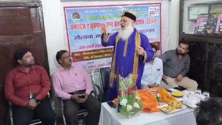 गोरखपुर: गोरखपुर में ग़ौसे आज़म फाउंडेशन के राष्ट्रीय अध्यक्ष हज़रत मौलाना सूफ़ी सैफुल्लाह क़ादरी का ऐतिहासिक स्वागत हुआ