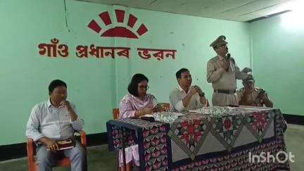 মৰাণ: মৰাণ চহৰত সোমাব নোৱাৰিব ই ৰিক্সা,গাঁও প্ৰধান ভৱনত দল সংগঠন প্ৰশাসনৰ শীৰ্ষ বিষয়াৰে হোৱা সভা লোৱা হল সিদ্ধান্ত