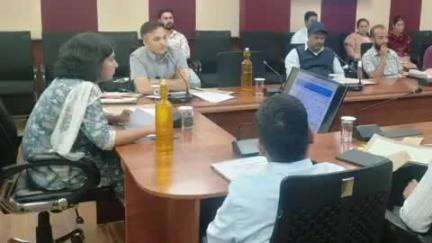 कुल्लू: उपायुक्त तोरुल एस रवीश ने जिला रेडक्रॉस सोसाइटी की बैठक की अध्यक्षता की