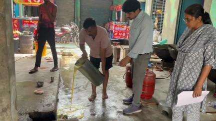 बड़ौत: खाद्य विभाग ने बड़ौत, पिछोकरा व खिंदौड़ा में आइसक्रीम फैक्ट्री से नमूने जांच के लिए भेजे, 100 लीटर केसर बादाम मिल्क नष्ट